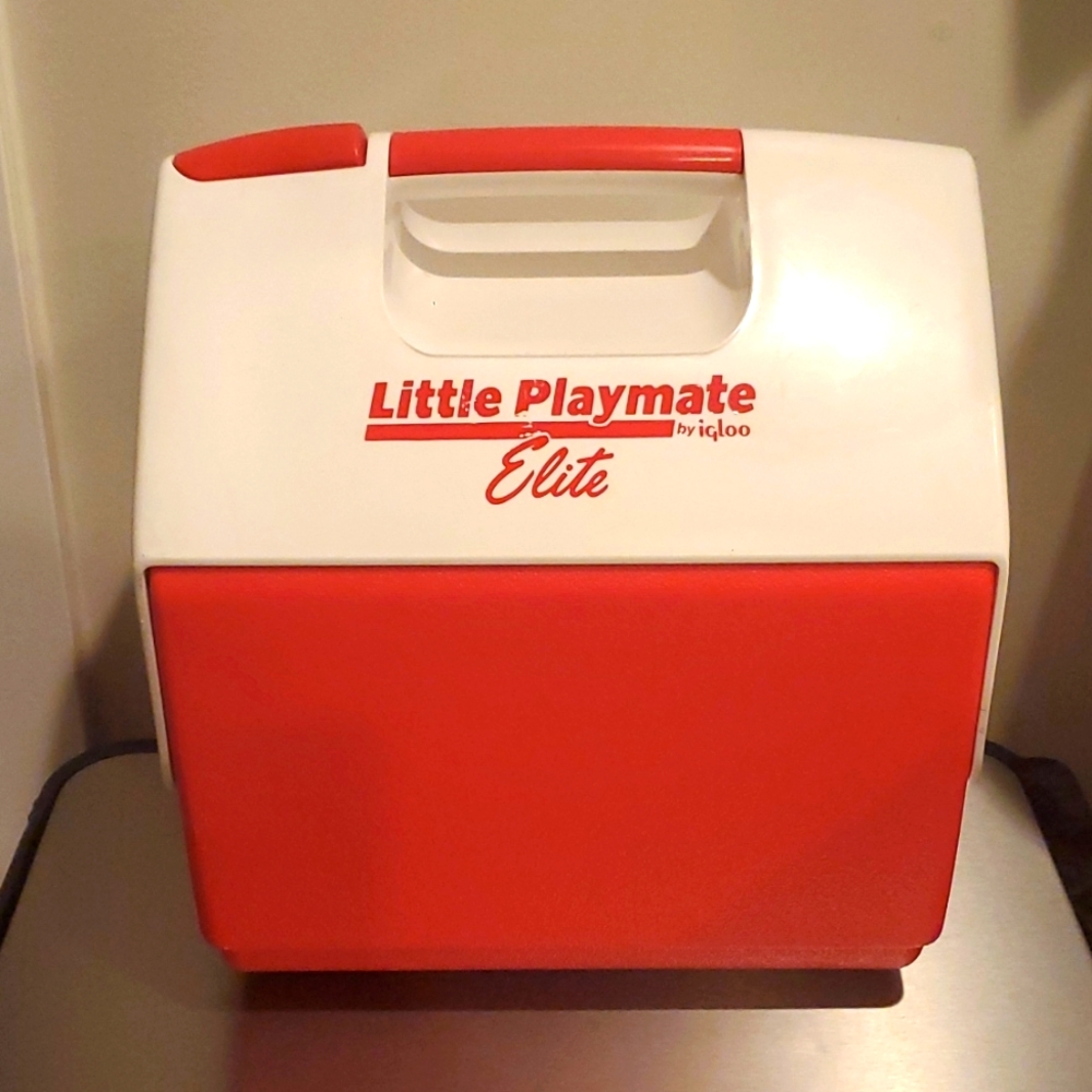 VTG Little Playmate Elite Cooler by Igloo Red & White With Push Button